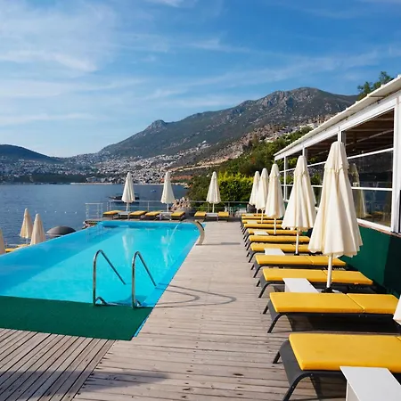 Greenbeach Hotel