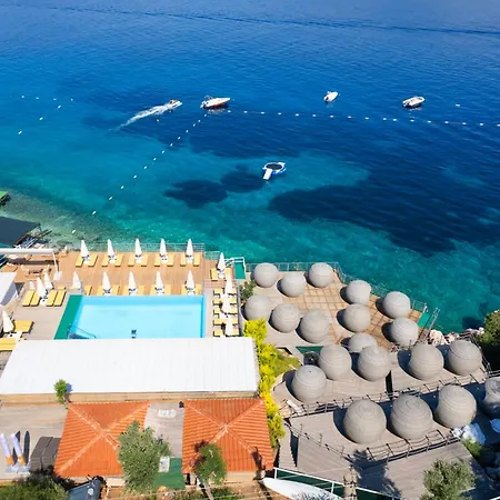 Greenbeach Hotel *