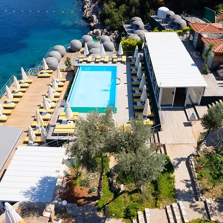 Greenbeach Hotel *