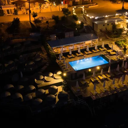 فندق Greenbeach *